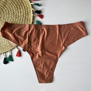 Victoria's Secret Body by Victoria Flex Mid-Rise Thong Panty Desert Blush XL NEW